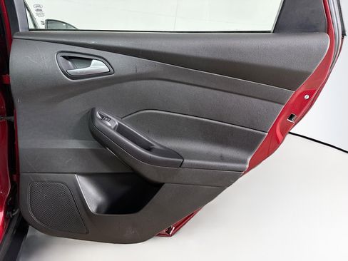 Used 2015 Ford Focus SE image 28