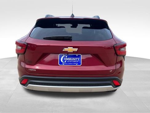 Certified 2025 Chevrolet Trax LT FWD image 5