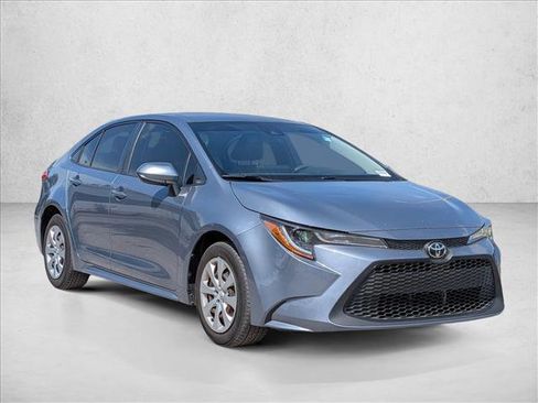 Used 2022 Toyota Corolla LE FWD image 2