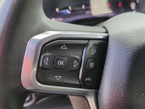 Used 2025 RAM 2500 Laramie AWD/4WD image 17