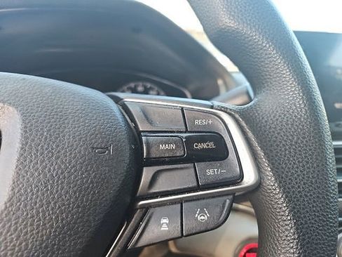 Used 2018 Honda Accord LX image 11