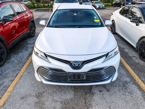 Used 2020 Toyota Camry XLE FWD image 5
