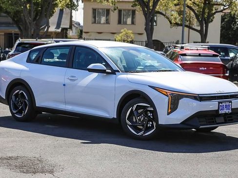 New 2026 Kia K4 EX image 2