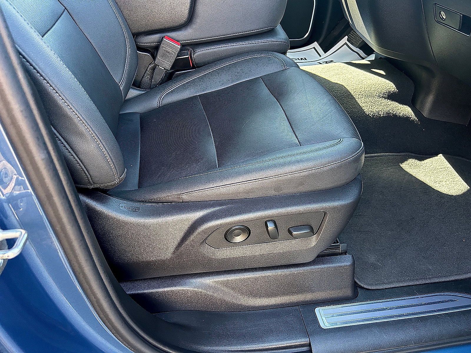 Used 2024 GMC Sierra 1500 SLT AWD/4WD image 28