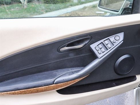 Used 2006 BMW 650i Convertible image 31