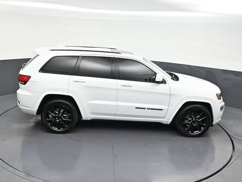 Used 2021 Jeep Grand Cherokee Laredo X RWD image 25