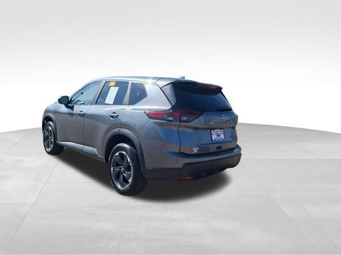 Used 2024 Nissan Rogue SV image 11