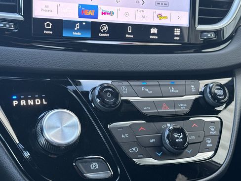 New 2026 Chrysler Voyager LX image 20