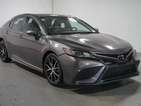 Certified 2023 Toyota Camry SE FWD image 3
