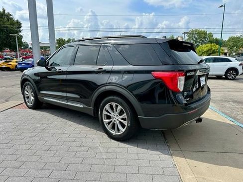 Used 2021 Ford Explorer XLT w/ Equipment Group 202A RWD image 5