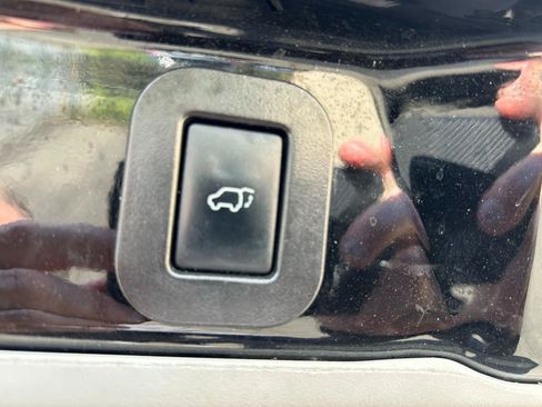 Used 2014 Toyota Sienna XLE AWD/4WD image 17