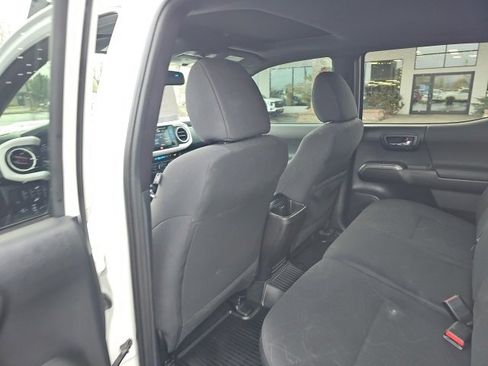 Used 2016 Toyota Tacoma TRD Sport image 7