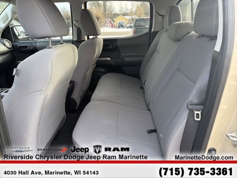 Used 2018 Toyota Tacoma SR5 w/ Four Season Floor Mat Package image 16