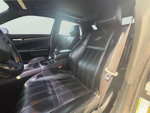 Used 2022 Chrysler 300 S RWD image 10