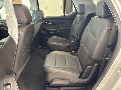 Used 2021 Chevrolet Traverse Premier image 22