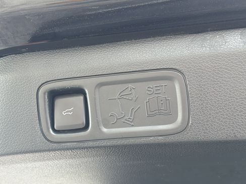 Used 2021 Ford Expedition Limited RWD image 18