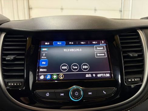 Used 2020 Chevrolet Trax LT w/ LT Convenience Package AWD/4WD image 36