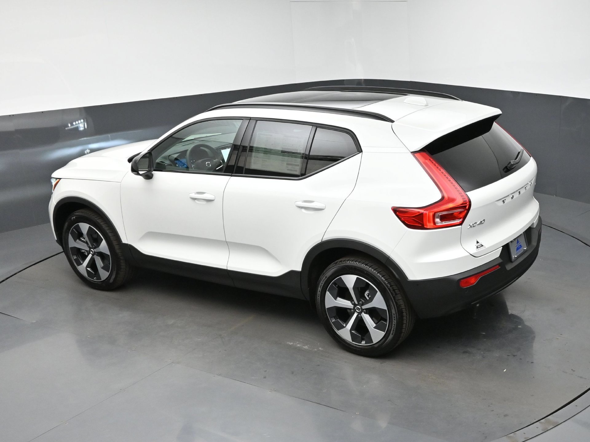 New 2026 Volvo XC40 B4 Plus w/ Protection Package Premier FWD image 45