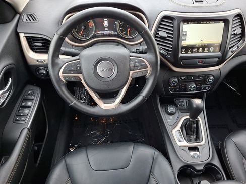 Used 2017 Jeep Cherokee Limited AWD/4WD image 12
