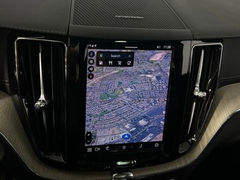 Used 2022 Volvo XC60 B5 Inscription w/ Advanced Package image 17