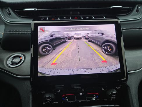 New 2025 Jeep Grand Cherokee L Limited w/ Trailer Tow Package image 12