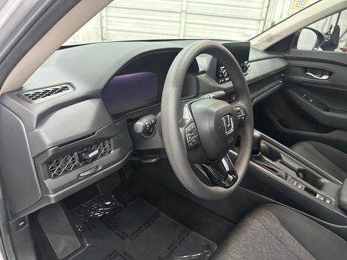Used 2025 Honda Accord SE image 13