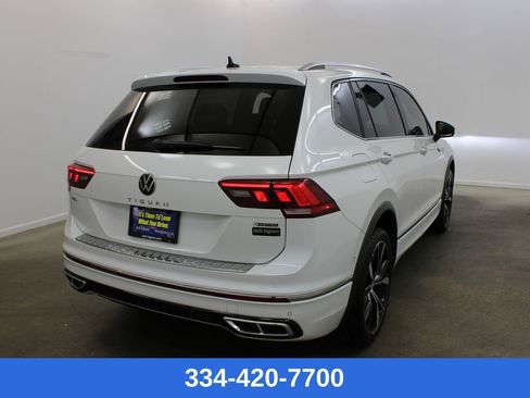 Certified 2022 Volkswagen Tiguan SEL R-Line image 4