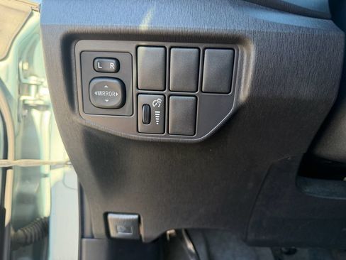Used 2012 Toyota Prius Three w/ Appearance Pkg FWD image 32