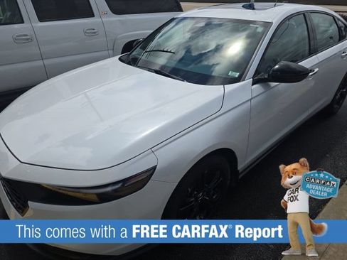 Used 2025 Honda Accord SE image 2