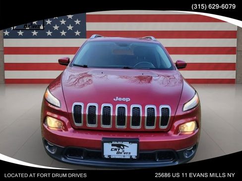 Used 2016 Jeep Cherokee Latitude w/ Comfort/Convenience Group AWD/4WD image 2