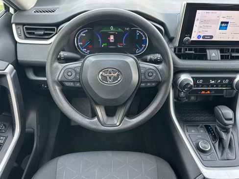 Used 2025 Toyota RAV4 XLE image 14