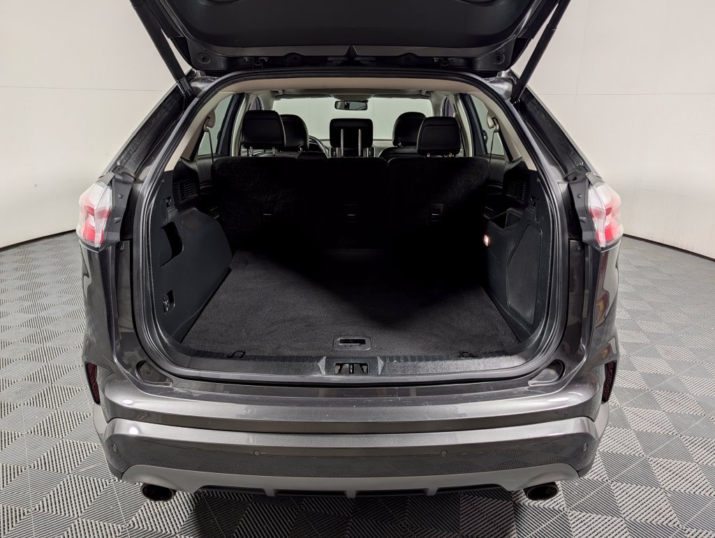 Certified 2019 Ford Edge Titanium w/ Equipment Group 301A FWD image 5