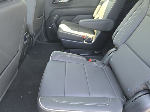 New 2025 Chevrolet Suburban Premier image 20