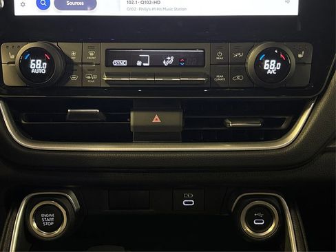 Used 2025 Toyota Grand Highlander AWD image 31