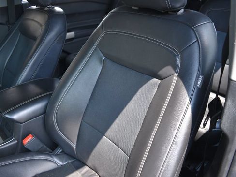 Used 2023 Ford Explorer Limited RWD image 10
