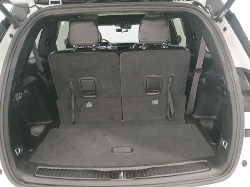 Used 2024 Jeep Grand Cherokee L Limited w/ Luxury Tech Group II image 24