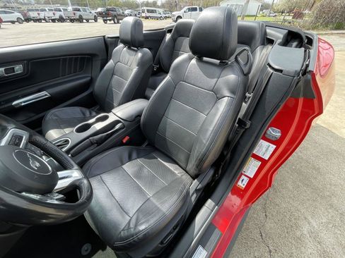 Used 2022 Ford Mustang GT Premium image 11