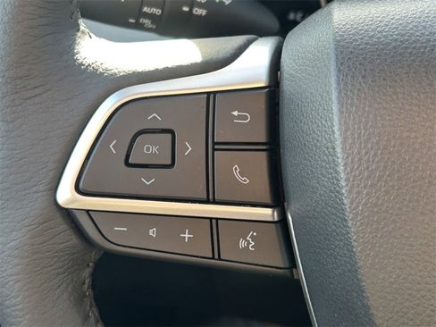 Used 2025 Toyota Sienna XLE w/ XLE Plus Package image 41