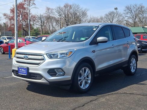 Used 2019 Ford Escape SE image 3