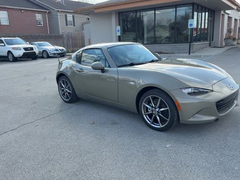 Used 2023 MAZDA MX-5 Miata Grand Touring w/ Weather Package image 8