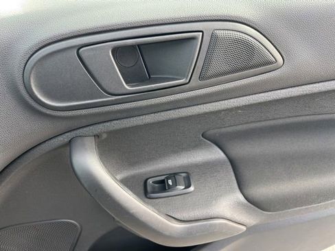 Used 2017 Ford Fiesta SE image 28