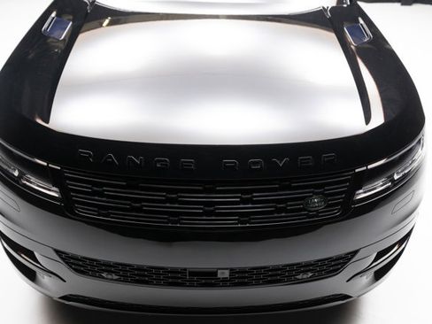 Used 2023 Land Rover Range Rover Sport SE image 28