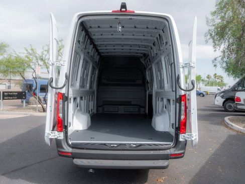 New 2025 Mercedes-Benz Sprinter 2500 image 9