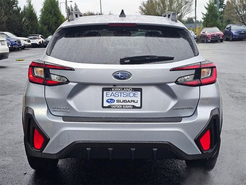 Used 2024 Subaru Crosstrek 2.0i Premium image 6