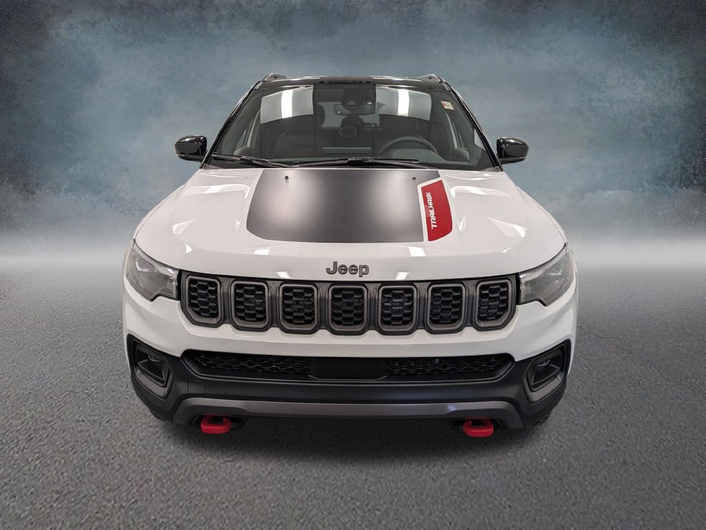 Used 2025 Jeep Compass Trailhawk w/ Trailhawk Elite Group AWD/4WD image 2