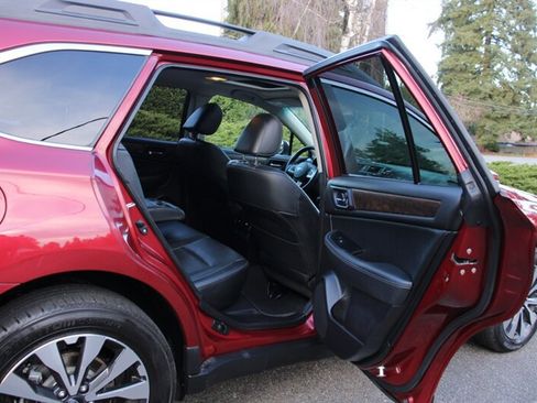 Used 2016 Subaru Outback 2.5i Limited image 6