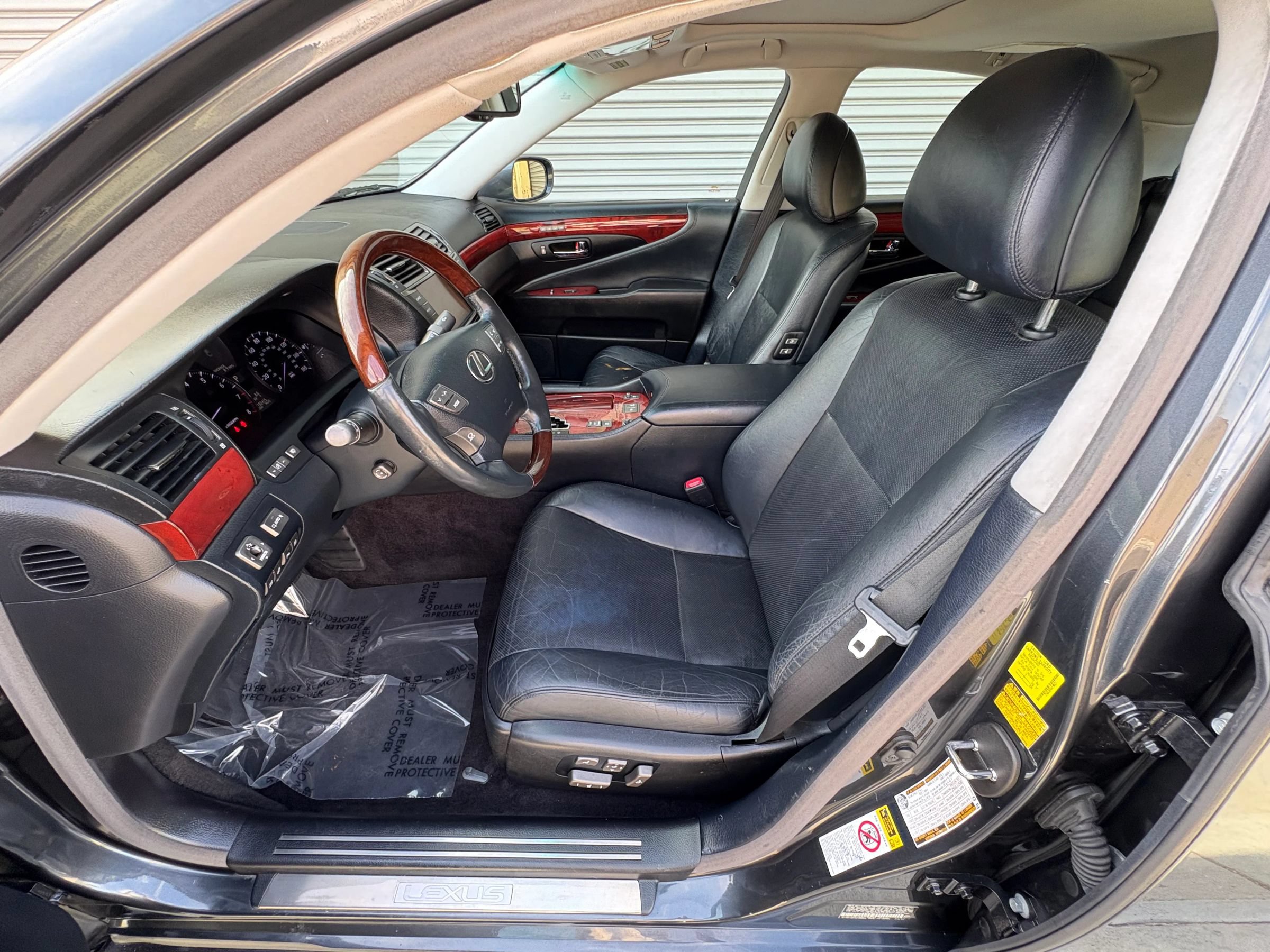 Used 2010 Lexus LS 460 RWD image 9