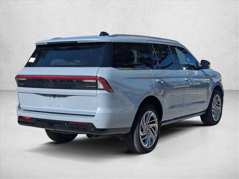 New 2025 Lincoln Navigator Reserve image 2