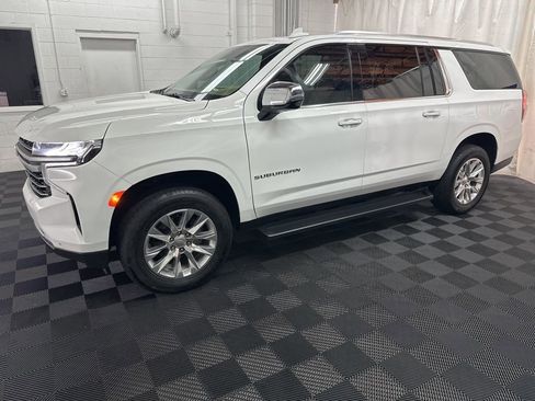 Used 2021 Chevrolet Suburban Premier w/ Premium Package image 5