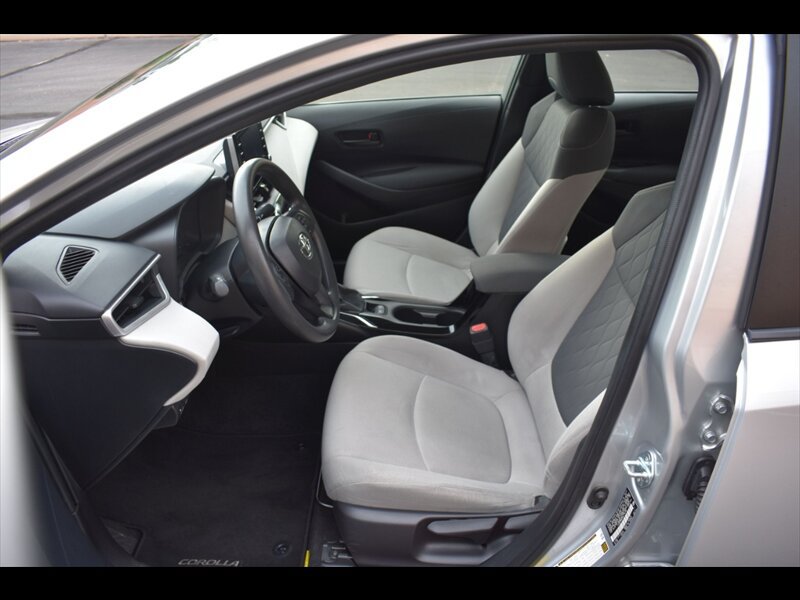 Used 2021 Toyota Corolla LE w/ Carpet Mat Package (TMS) FWD image 16